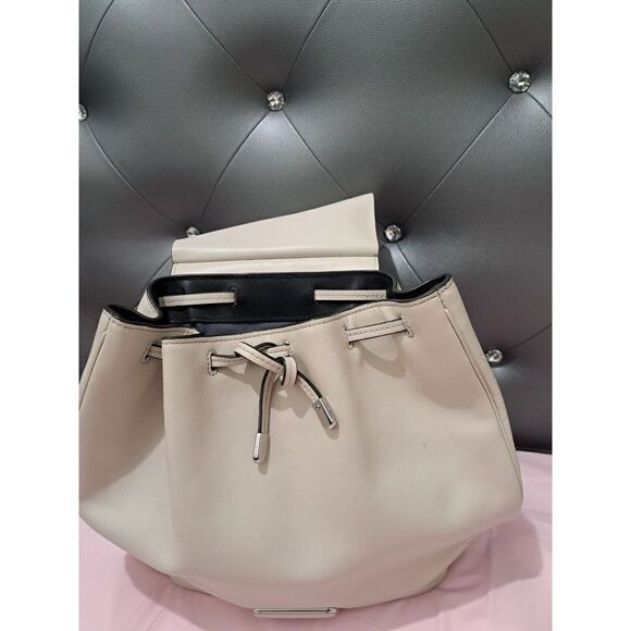 Marc Jacobs Cream Backpack - Picture 4 of 9